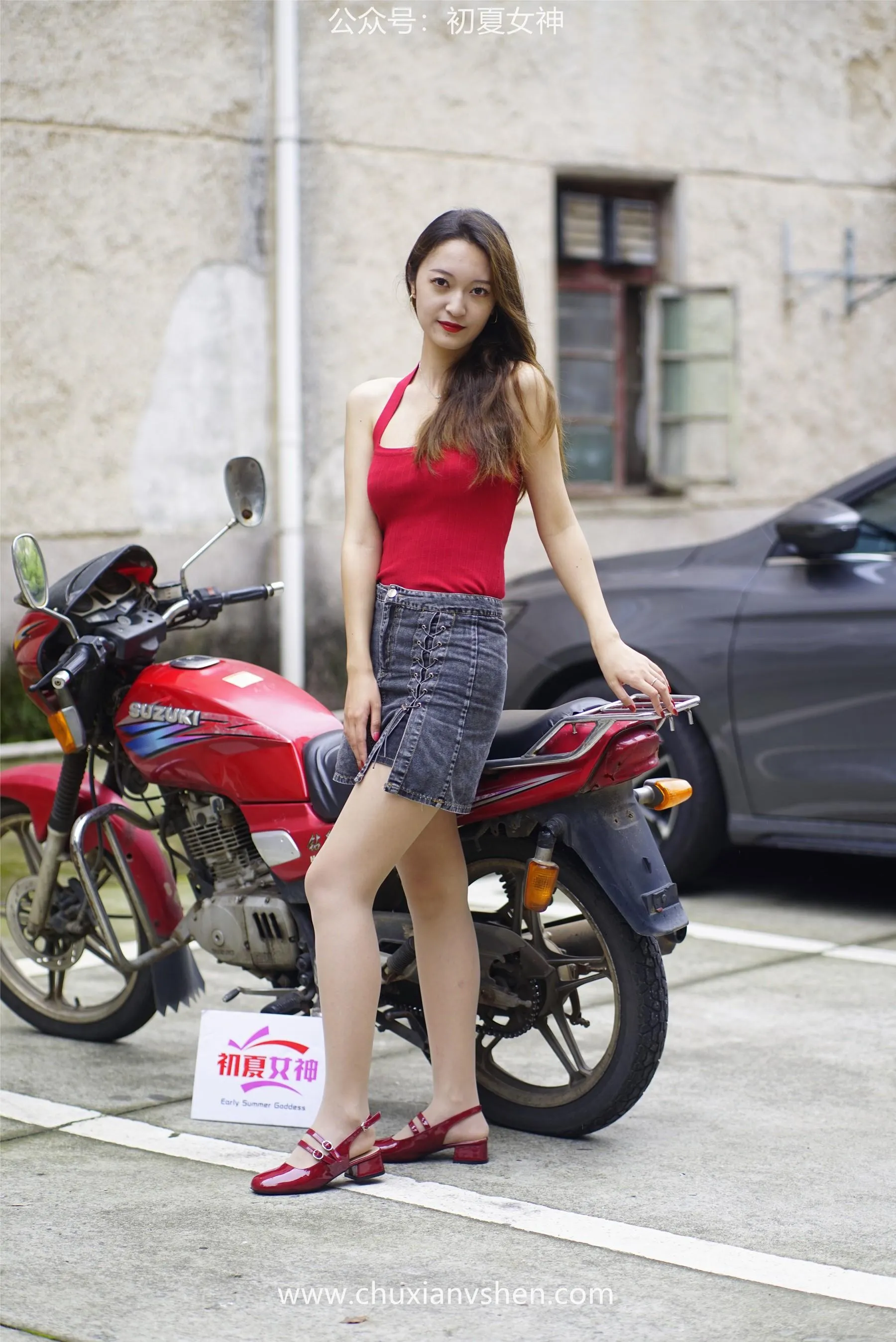 初夏女神 NO.045 依依 复古街头 [130P]插图1